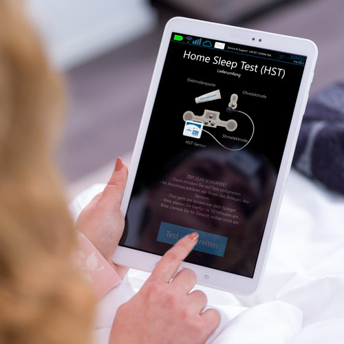 Tablet-Display zeigt die App von Home Sleep Test