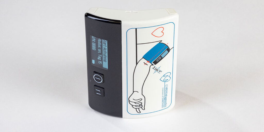 Medizinisches Gerät für Blutdruckmessen nach klassicher Methode (Riva Rocci) aber auch nach der innovativen PTT-Methode